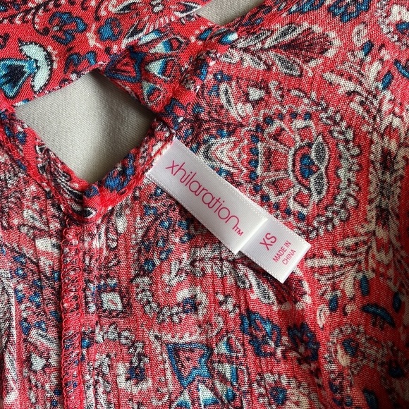 Patterned, open shoulder loose top - Picture 5 of 6